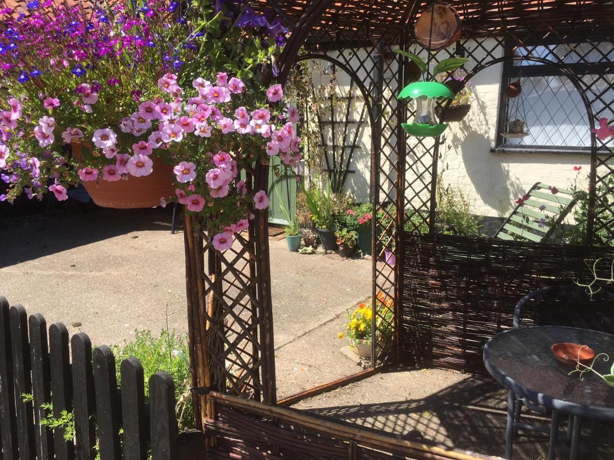 Valley Farmhouse, Westhall Redisham エクステリア 写真