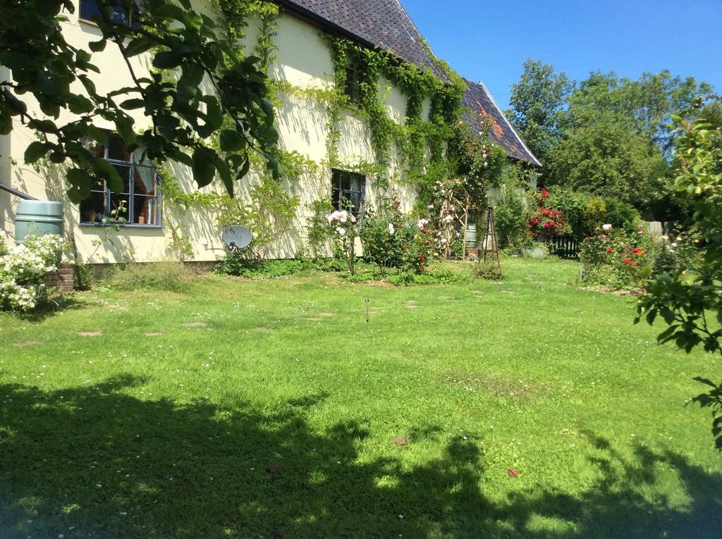 Valley Farmhouse, Westhall Redisham エクステリア 写真